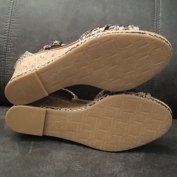 Libby Edelman wedge sandal - Picture 6 of 9